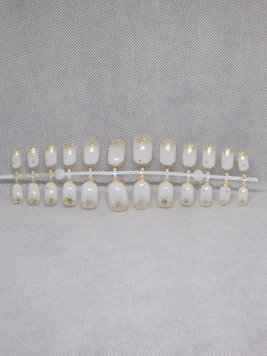 Lösnaglar vita med guld